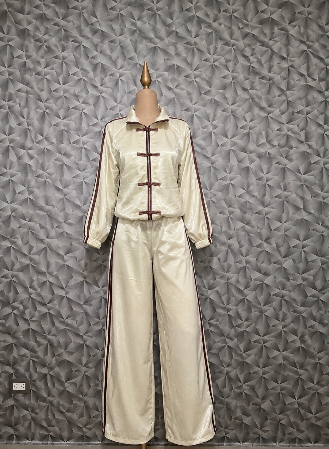 Conjunto beige satinado