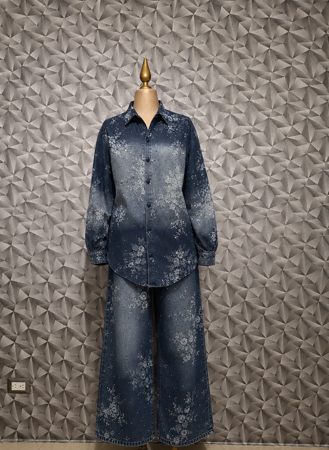 Conjunto denim estampado y piedras