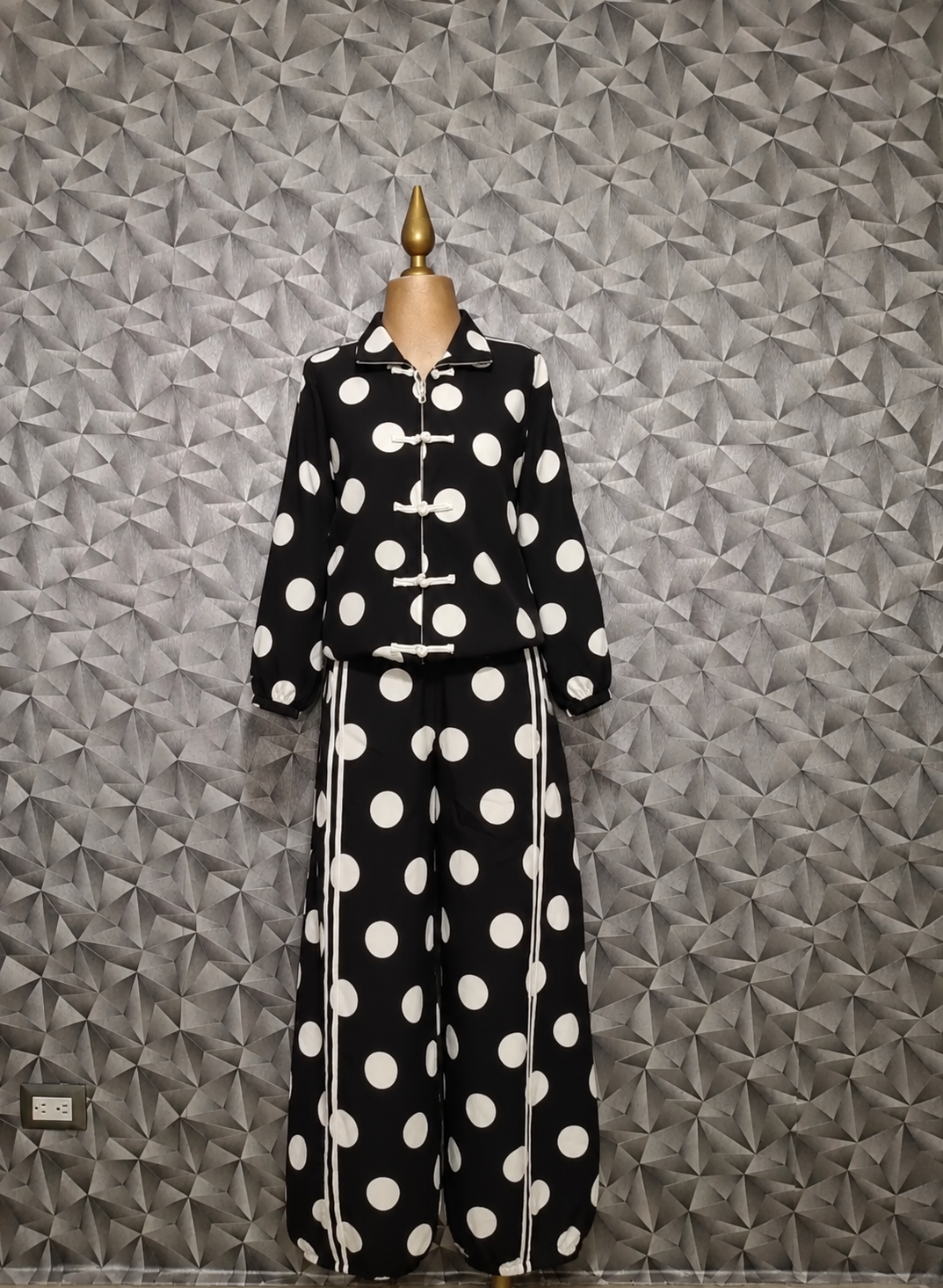 Conjunto lunares blancos